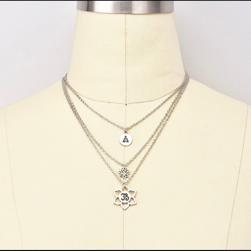 3 layer lotus flower necklace - Picture 6 of 7